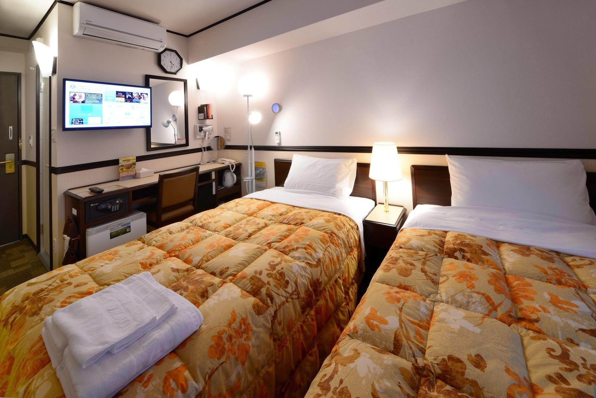 Toyoko Inn Takasaki Eki Nishi Guchi No 2 外观 照片